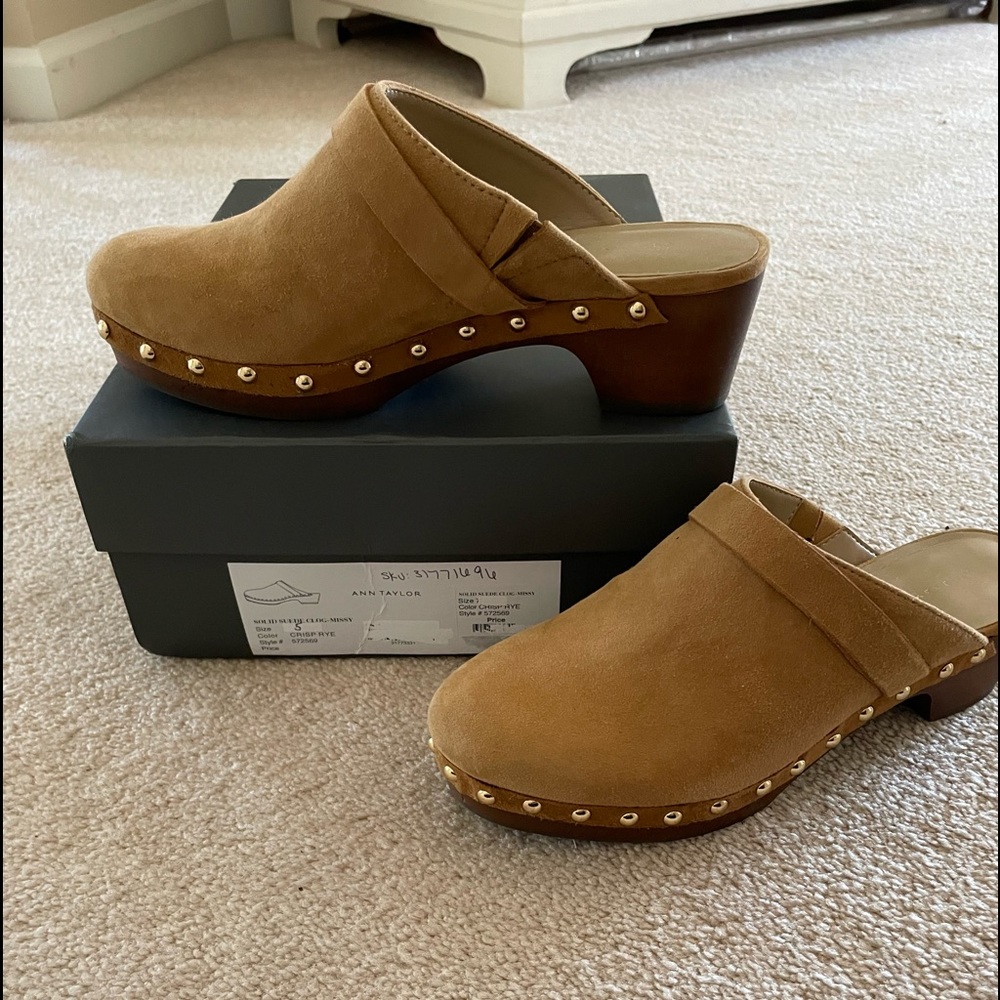Solid suede mules